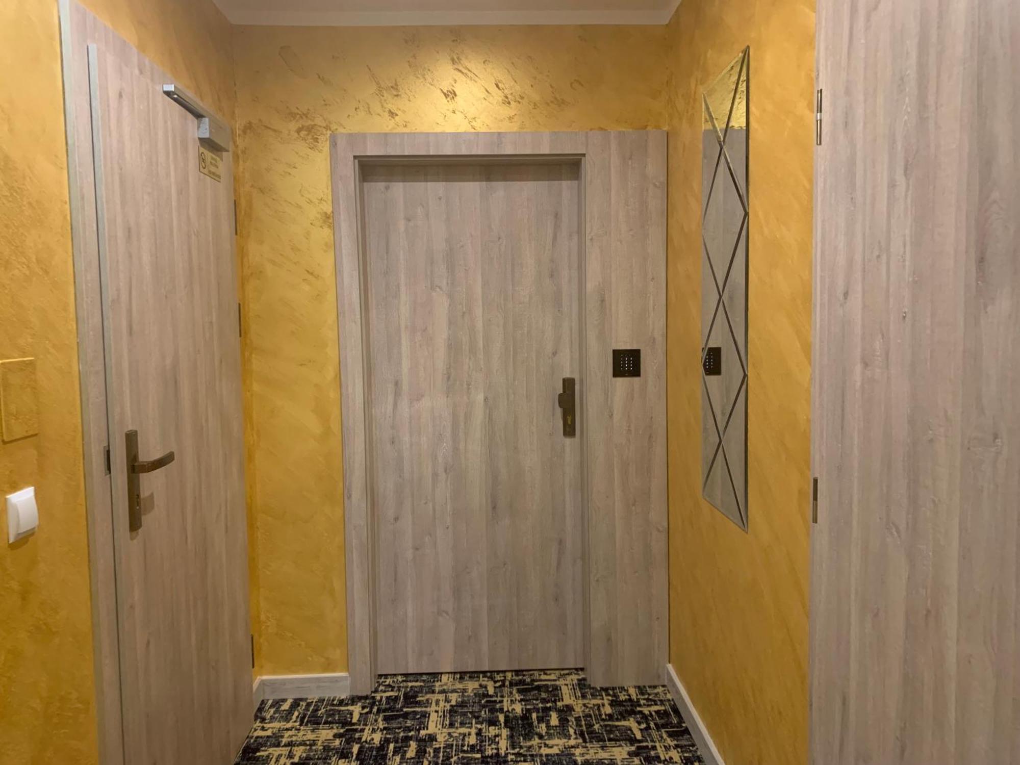 Piramida Aparthotel Boleslawiec  Quarto foto